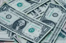 Altın ve hisselerde satış dalgası: Dolar güç topluyor