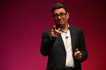 Burnham Asegura Que Existen "Fuertes Indicios" de Que Irán Estuvo Implicado en el Incidente Ocurrido en la Base de Fairford