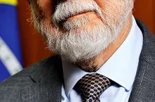 Celso Amorim, Ex Ministro de Exteriores: "Brasil Es Muy Grande para Ser Controlado, pero los de Bolsonaro Están Siempre con la Bandera de Estados Unidos"