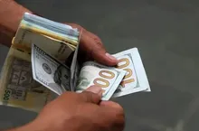 İran'da Dolar Rekor Kırdı: Tarihin En Yüksek Seviyesini Gördü