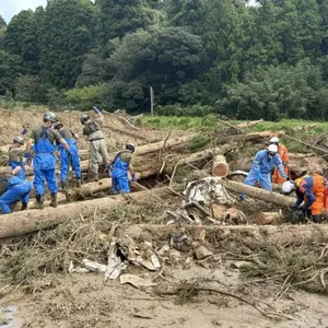 El Avance de una Nueva Tormenta Pone en Alerta A Japón Tras UN Tifón con 12 Muertos