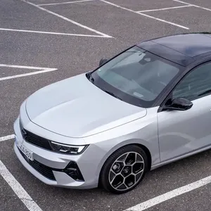 Opel'in Grandland ve elektrikli modellerinde panoramik cam tavan seçeneği