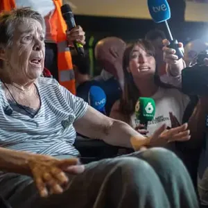 Police Use Teargas on Protesters as Disabled Woman, 87, Evicted from Madrid Home