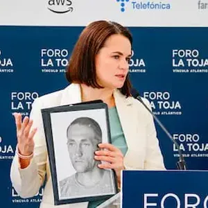 Svetlana Tijanóvskaya: “Si Dejamos Que Ucrania Pierda la Guerra, la Pregunta Será Quién Es el Siguiente”