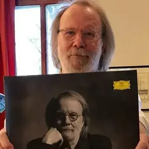 Una estrella de ABBA canta una versión de "Mamma Mia" para una candidata sueca