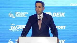 "Güneş ve Rüzgardan Elektrik Üretiminde Tarihi Rekor Kırıldı"