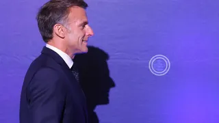 Macron No Asistirá A las Misas del Papa en Su Visita A Francia