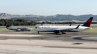 UN Avión de Delta Aterriza de Emergencia en Oporto Tras Detectarse Humo en la Cabina