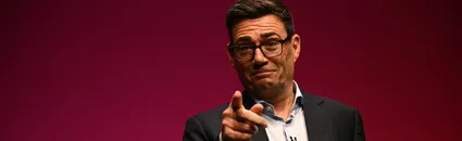 Burnham Asegura Que Existen "Fuertes Indicios" de Que Irán Estuvo Implicado en el Incidente Ocurrido en la Base de Fairford