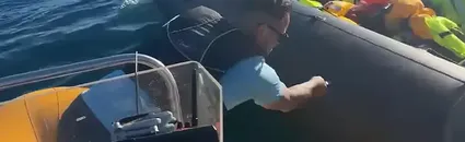 Detenido UN Ultra Británico Que Acuchilló UN Bote Inflable de Migrantes con una Persona A Bordo