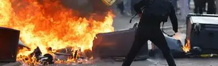 Schulproteste in Frankreich Eskaliert: Fast 2.000 Festnahmen