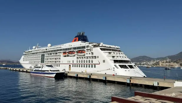 Bodrum'da Kruvaziyer Hareketliliği Sürüyor: 480 Turist İlçeyi Ziyaret Etti