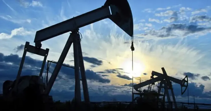 ABD’nin İran saldırısı petrolü sıçrattı: Brent kritik eşiği aştı