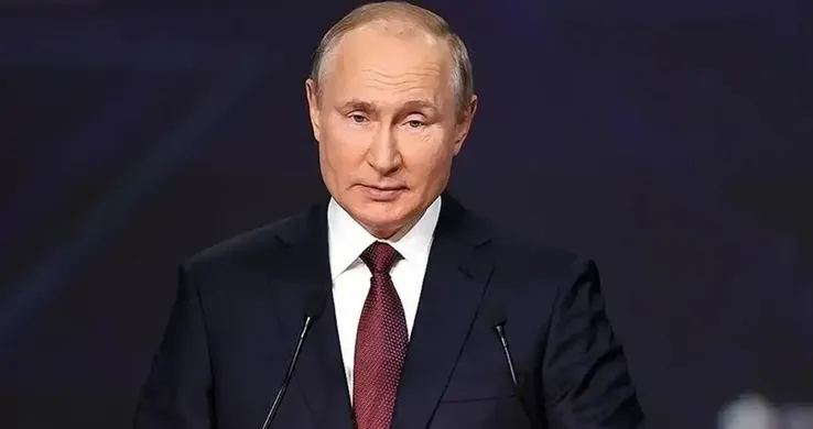 Putin emir verdi: Rus gemilerine el koyma girişimlerine karşılık verin