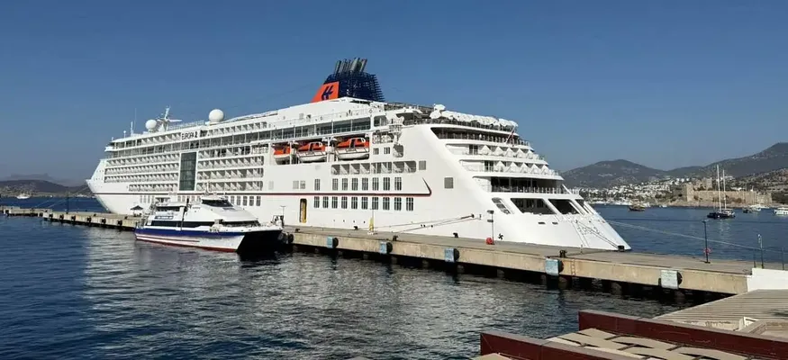 Bodrum'da Kruvaziyer Hareketliliği Sürüyor: 480 Turist İlçeyi Ziyaret Etti