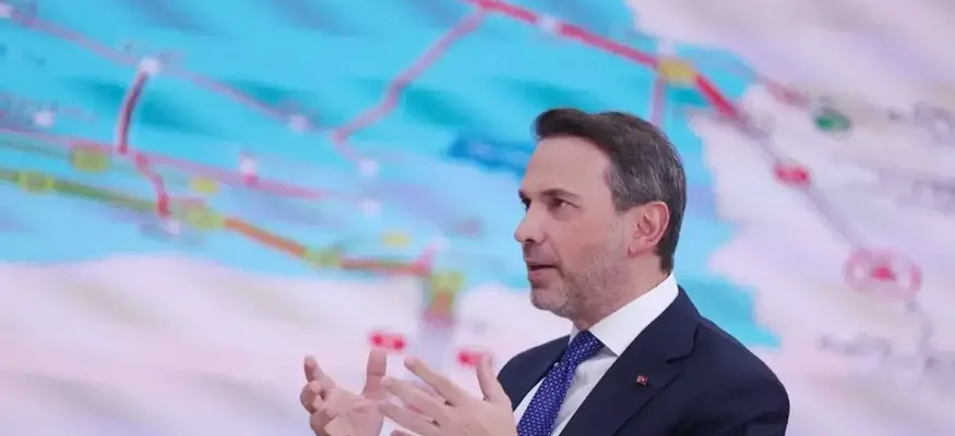 Enerji ve Tabii Kaynaklar Bakanı Bayraktar, Diyarbakır'da 4 sahada 24 sondaj yapılacağını açıkladı: