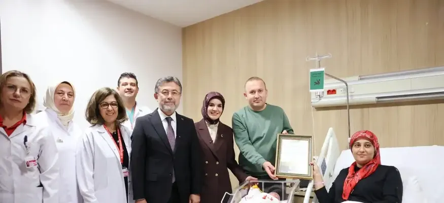 Her yeni doğan bebek ve yeni evli çift adına bir fidan 