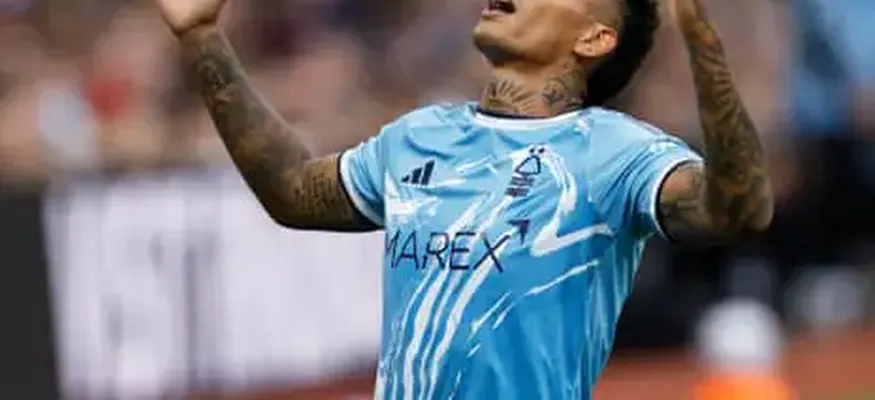 Igor Jesus and Liam Delap strike for Forest to deepen Aston Villa’s league woes