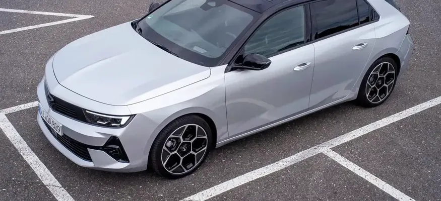 Opel'in Grandland ve elektrikli modellerinde panoramik cam tavan seçeneği
