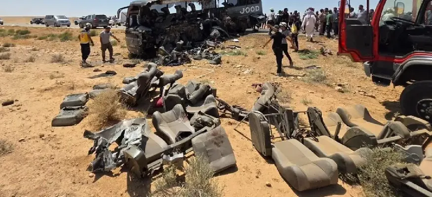 Otobüs kazasında 35 kişi öldü, 30 kişi yaralandı