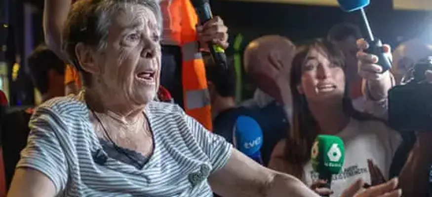 Police Use Teargas on Protesters as Disabled Woman, 87, Evicted from Madrid Home