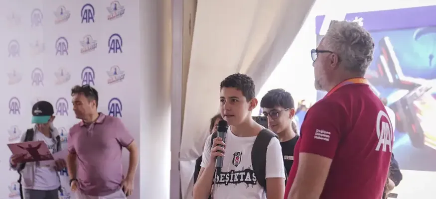TEKNOFEST İstanbul'da yerini alan Anadolu Ajansı, ziyaretçilere ürün ve hizmetlerini tanıttı