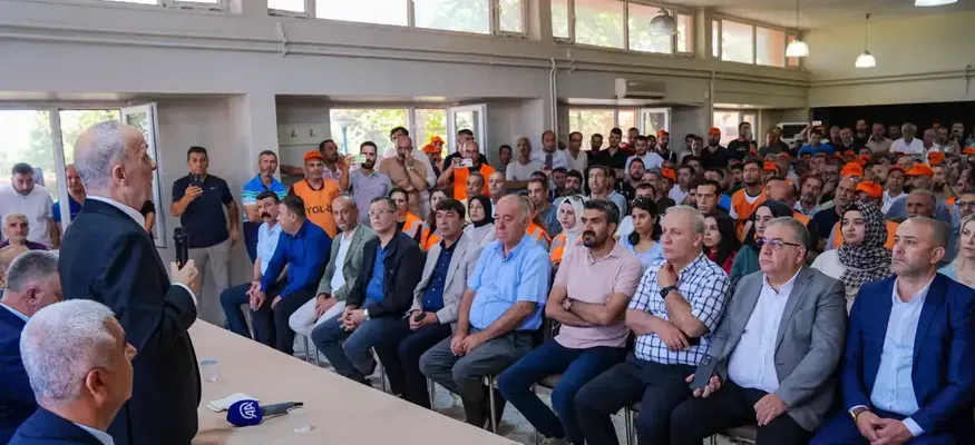 TÜRK-İŞ Genel Başkanı Atalay, Diyarbakır'da kamu işçisinin zam görüşmelerine ilişkin konuştu: