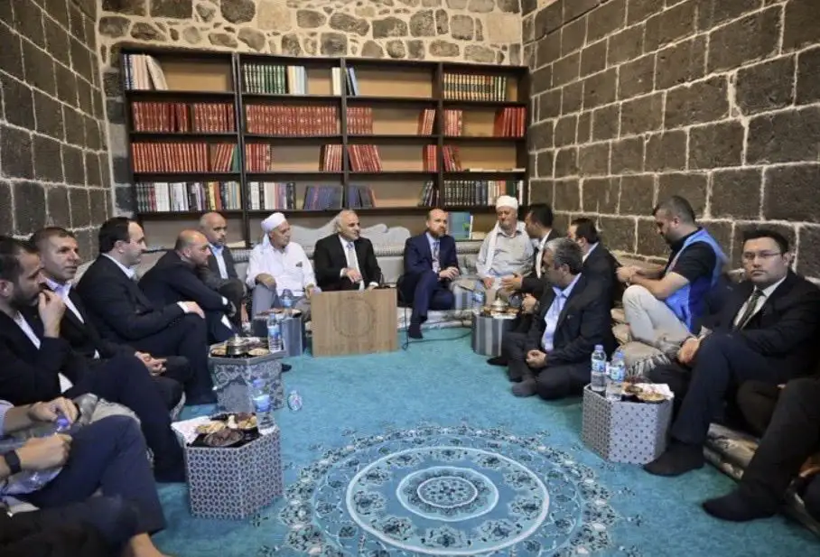 Diyarbakır'da Çok Tartışılan O Görüntü: Rojin Kabaiş'in Ailesinden Bilal Erdoğan İle Görüşülmesine İlişkin Açıklama